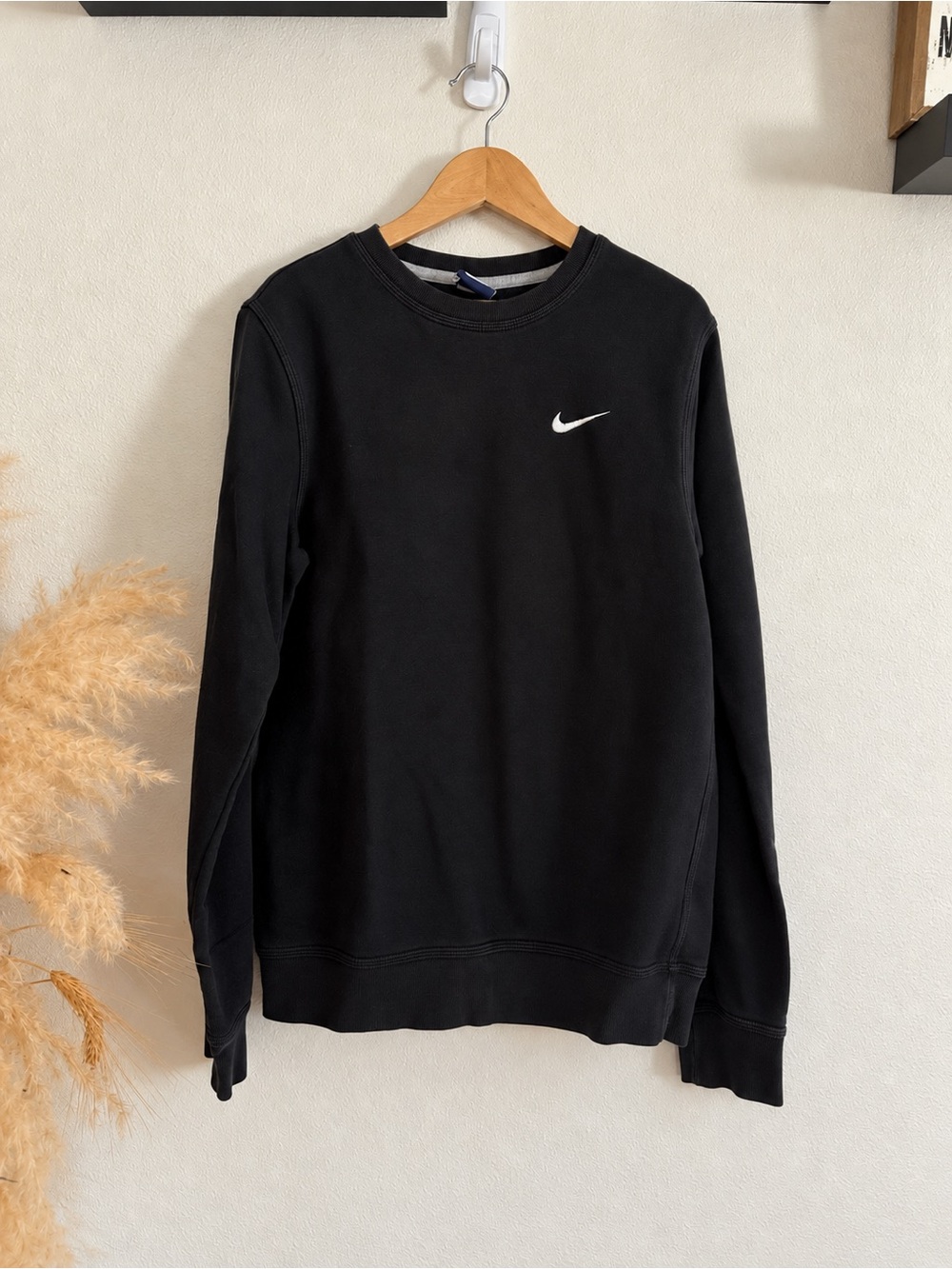 Vintage Y2K Nike Mini Swoosh Black Crewneck Sweatshirt Size Small